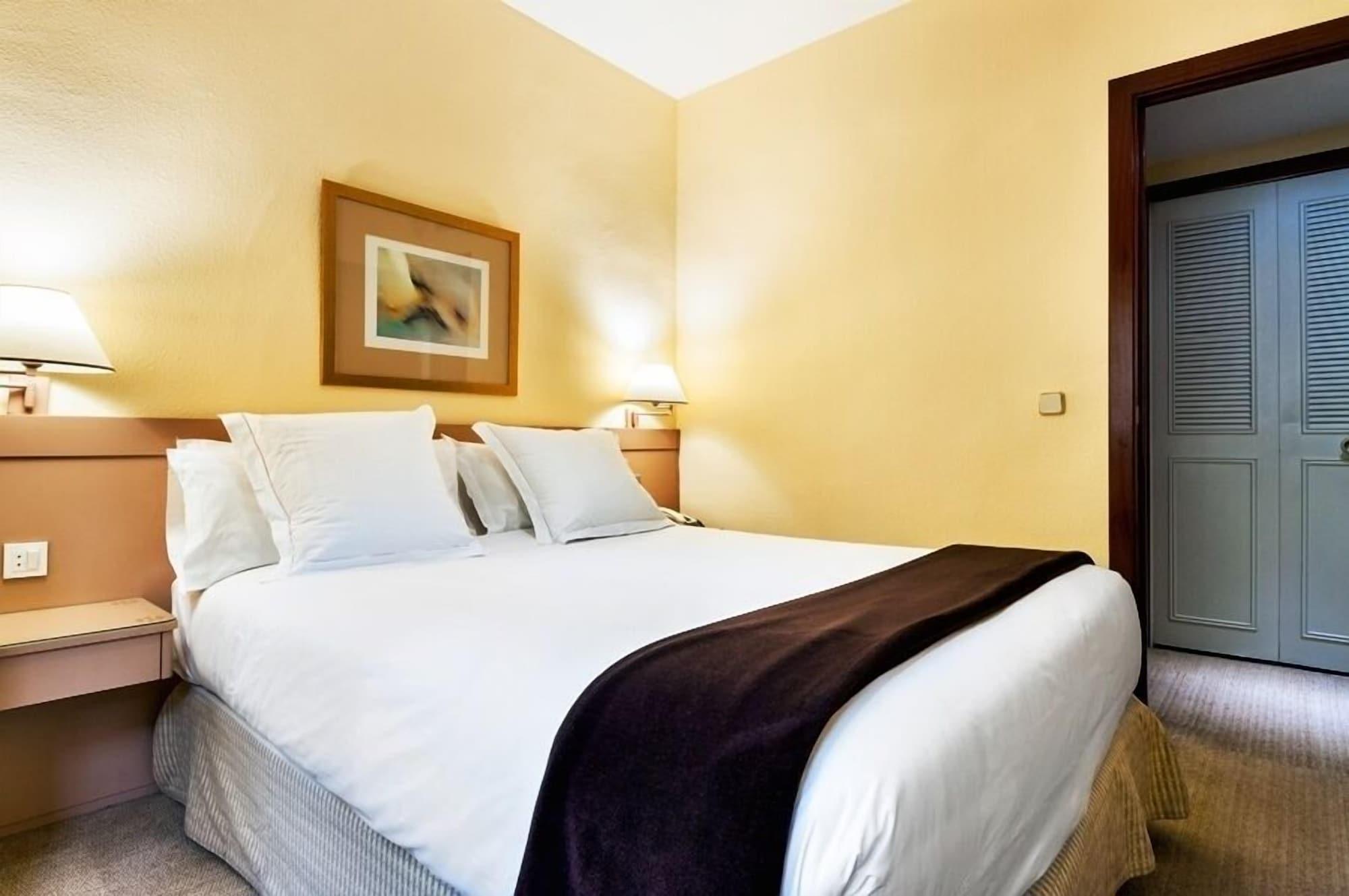 Espahotel Plaza Basilica Мадрид Экстерьер фото