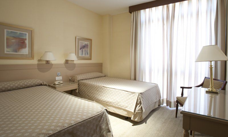 Espahotel Plaza Basilica Мадрид Экстерьер фото
